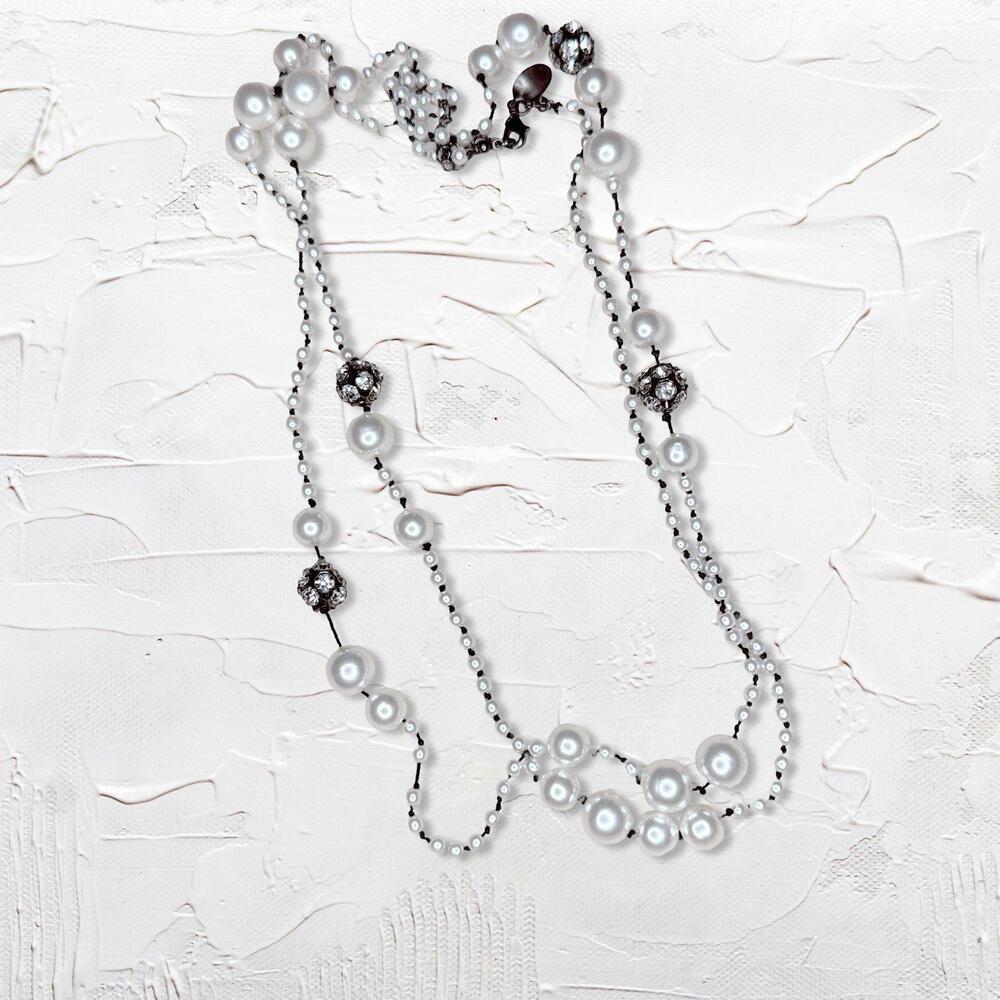7164. WHBM Gunmetal Faux Pearl Plastic Necklace